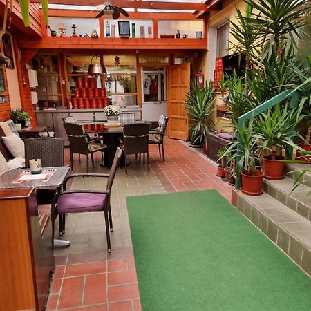Club Haus 502 Kalocsa Bed & Breakfast Bagian luar foto