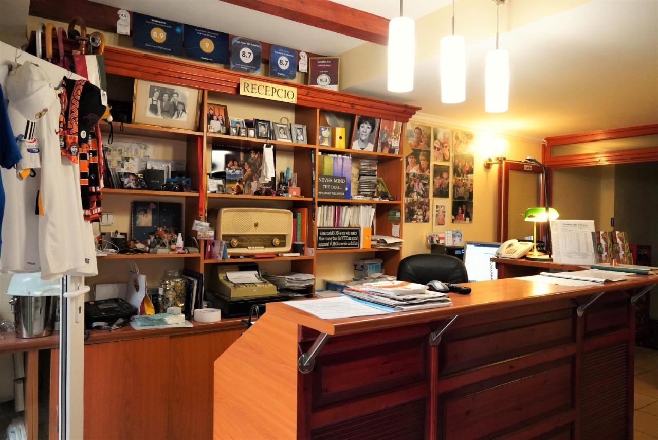 Club Haus 502 Kalocsa Bed & Breakfast Bagian luar foto