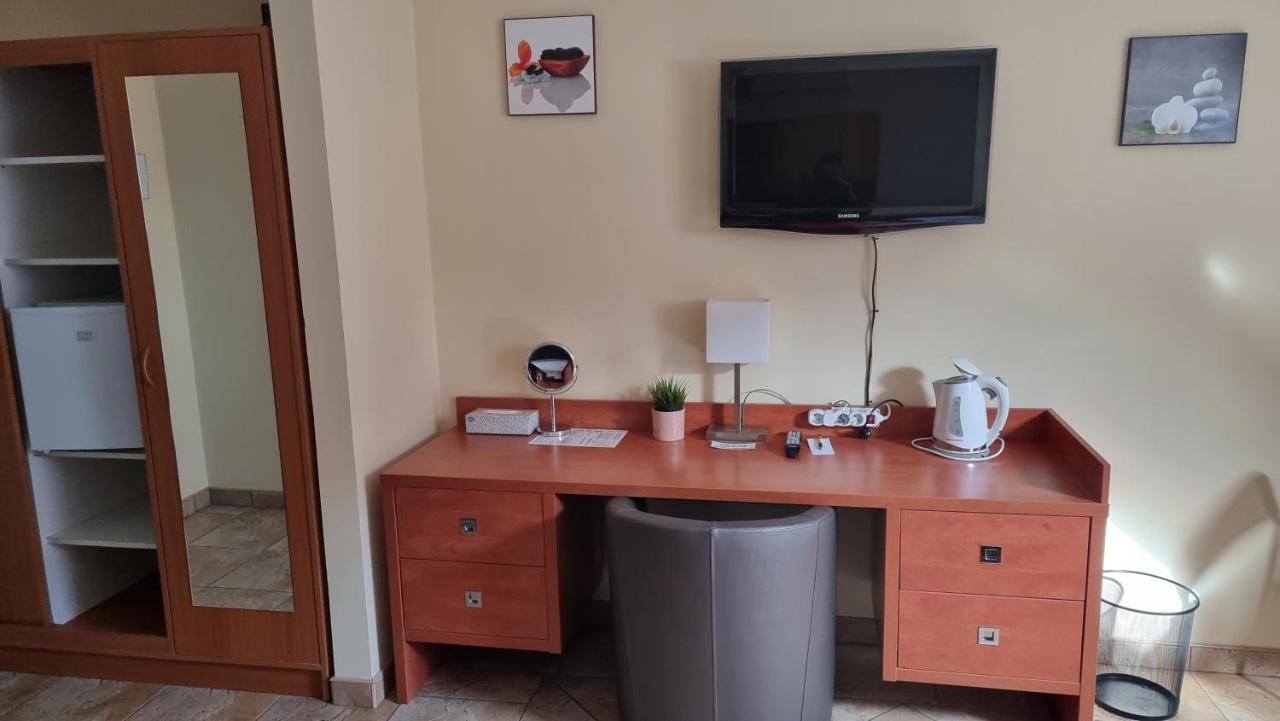 Club Haus 502 Kalocsa Bed & Breakfast Bagian luar foto